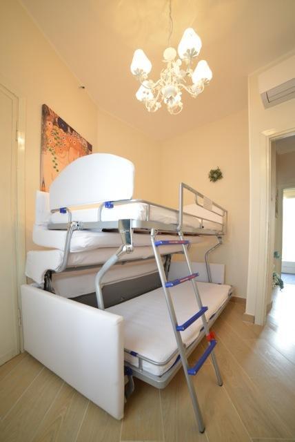 Casa Grandis Dimora Di Charme Nel Cuore Di Bordighera Apartment Ruang foto