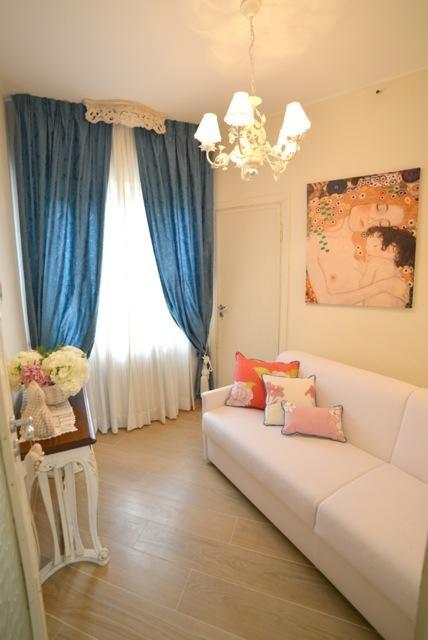 Casa Grandis Dimora Di Charme Nel Cuore Di Bordighera Apartment Ruang foto