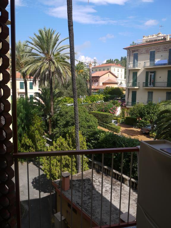 Casa Grandis Dimora Di Charme Nel Cuore Di Bordighera Apartment Ruang foto